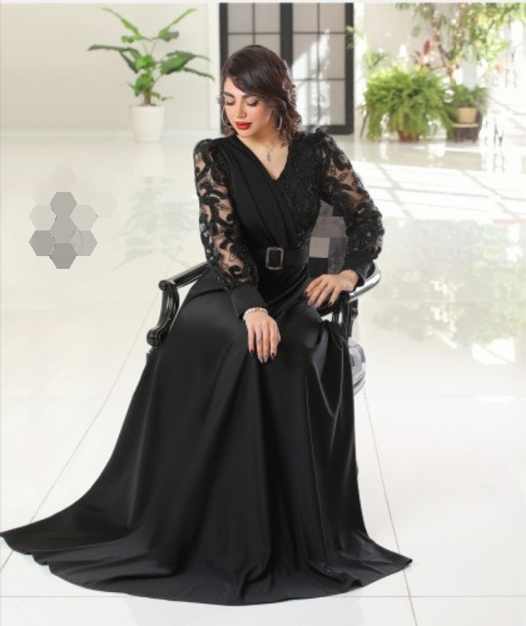 لباس مجلسی زنانه مشکی کرپ غواصی و خرجکار پولک ترک درجه یک وارداتی ، لباس مجلسی ترند و جدید زنانه مشکی پولک بالا تنه جذاب