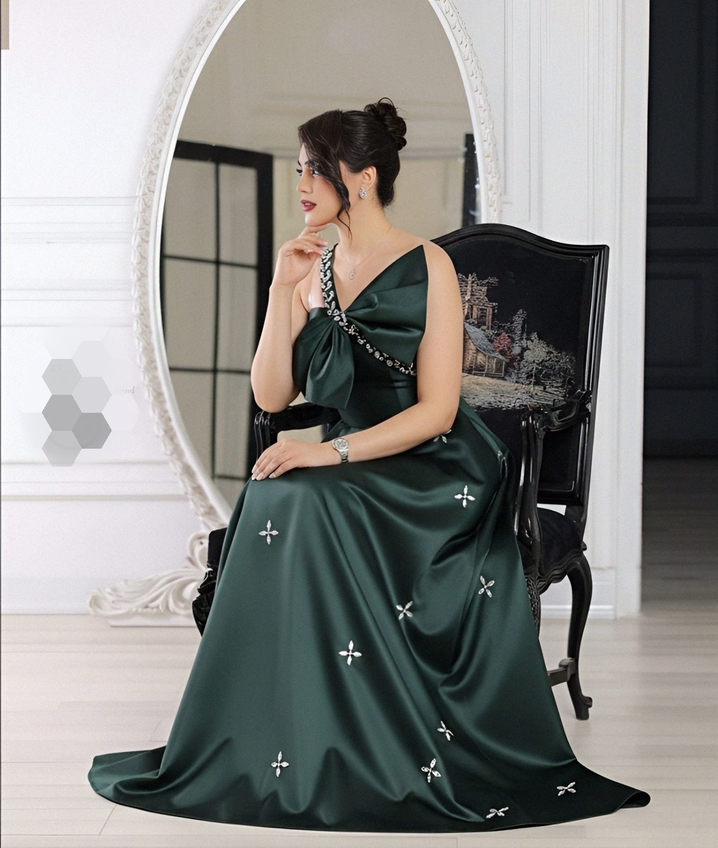 لباس مجلسی ساتن امریکایی نگین دوزی شده پاپیون زنانه و جذاب... لباس مجلسی بسیار خاص و جذاب زنانه جدید و شیک ساتن آمریکایی اصل