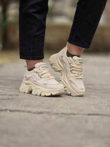 کفش کتونی نگین دار زنانه و دخترانه ترند ، کفش کتونی شیک نگین دار کرم